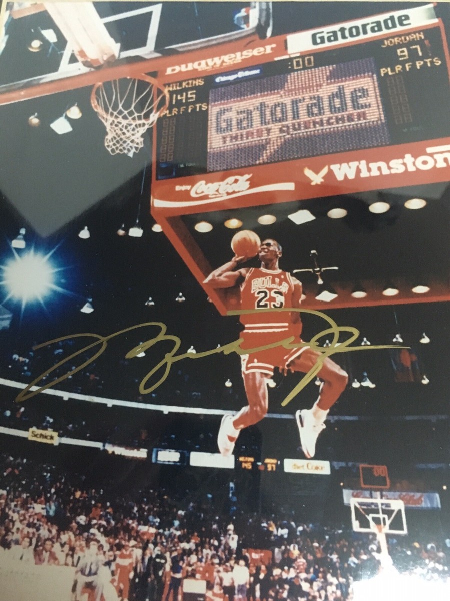 Gatarade  マイケル ジョーダン サイン入りバスケットボールJORDAN Michael Jordan 8x10 Autographed Gatorade Slam Dunk (FRAMED