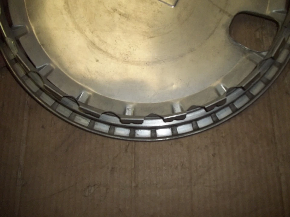 83 84 85 86 Mazda GLC 1983 tapacubos llanta tapacubos 13" fabricante de equipos originales usado 56507 Foto 4 de 4