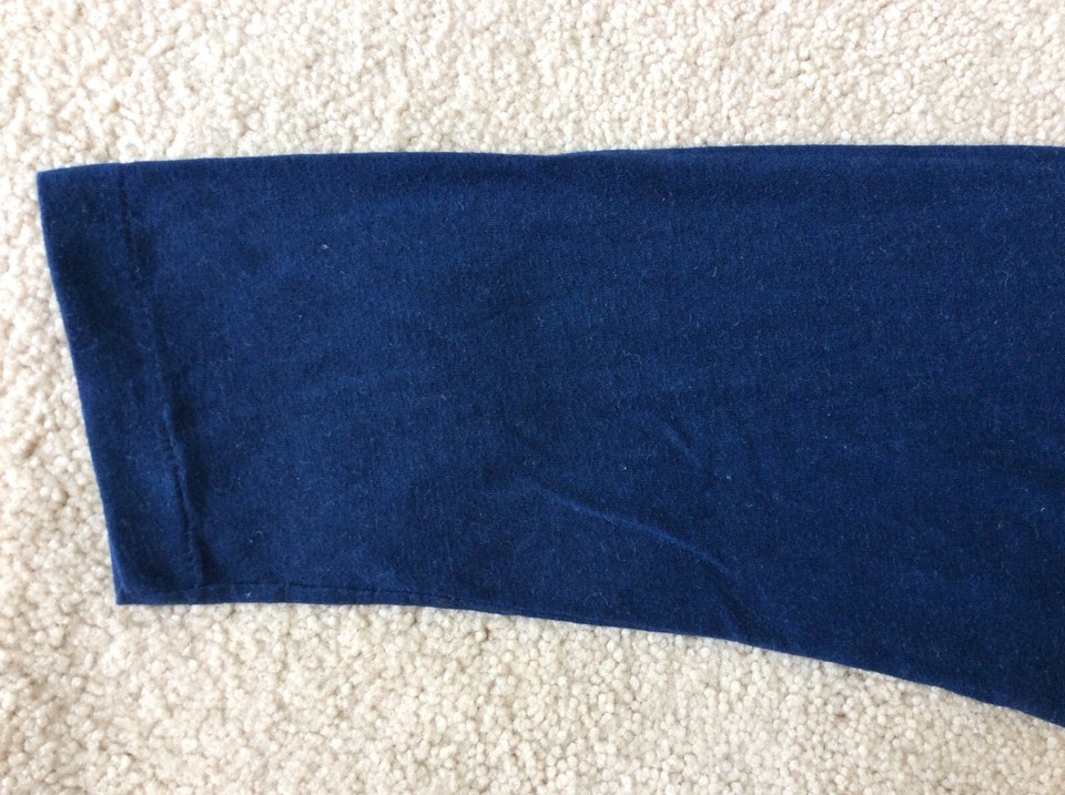 VINTAGE 70S 80S RAGLAN WHITE AND BLUE JERSEY STYLE TSHIRT ADULT SMALL