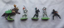 5 Vintage England Britains plastic  metal Toy Knights Soldiers Horses L10