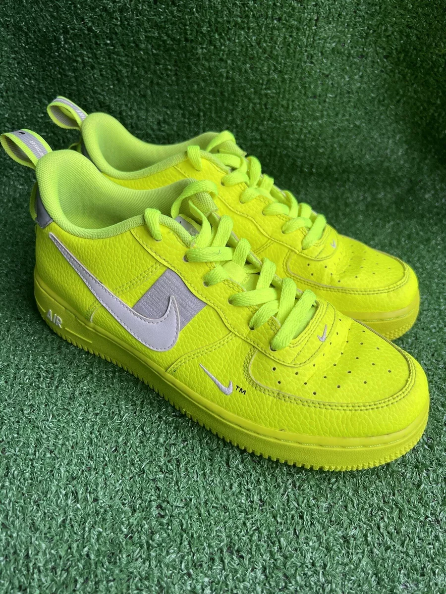 Nike Air Force 1 Low LV8 Utility GS 'Volt