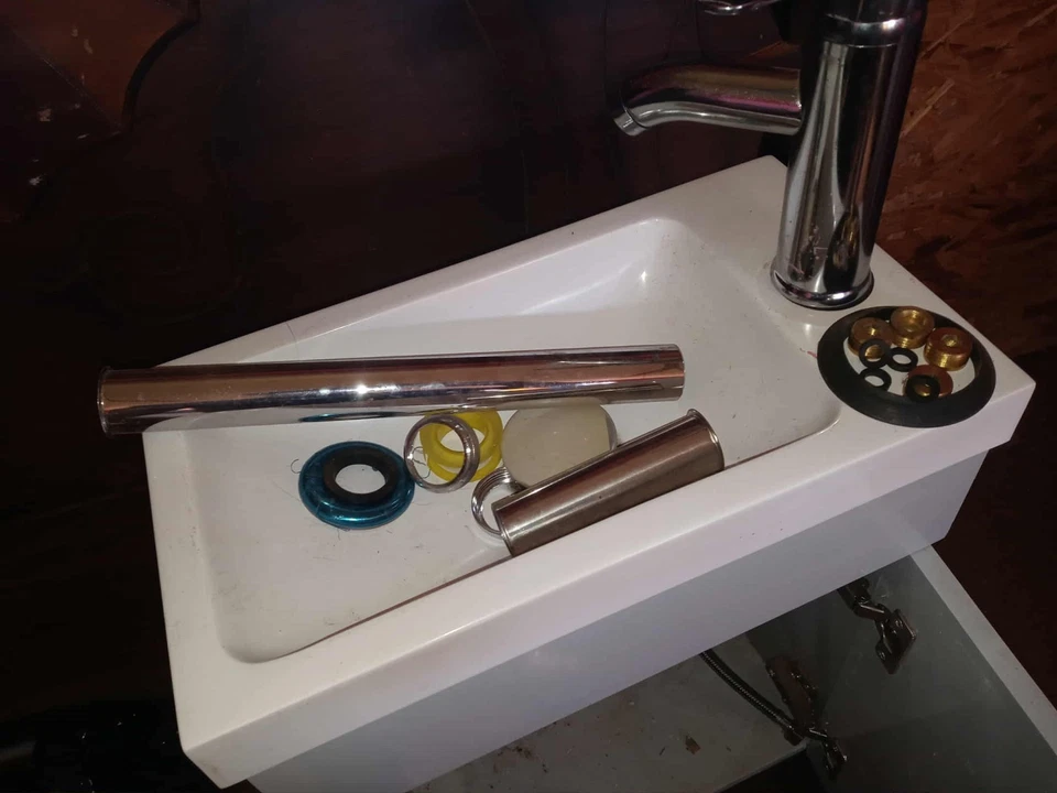 floating vanity with sink grey and white 16x9x28 - Image 4 of 4