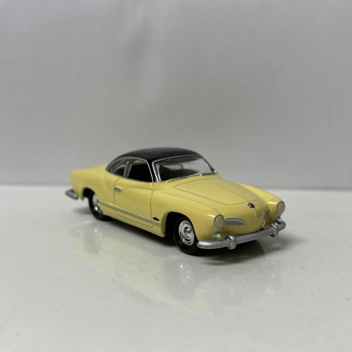 Miniatura Volkswagen Collection Edição 24 Volkswagen Kharmann Ghia Convertible 1960