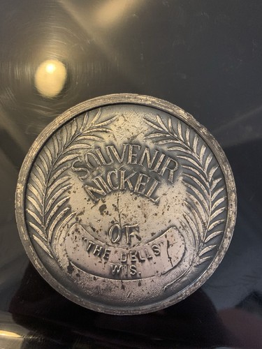 Vintage Oversized Wisconsin Dells Souvenir Nickel - Picture 2 of 2