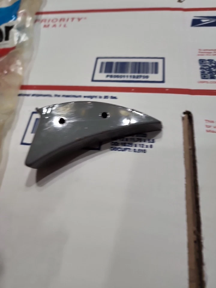 1973 1974 Plymouth Valiant Duster Nuevo de Lote Antiguo MoPar Rejilla Inferior Derecha Panel Extensión Foto 3 de 4