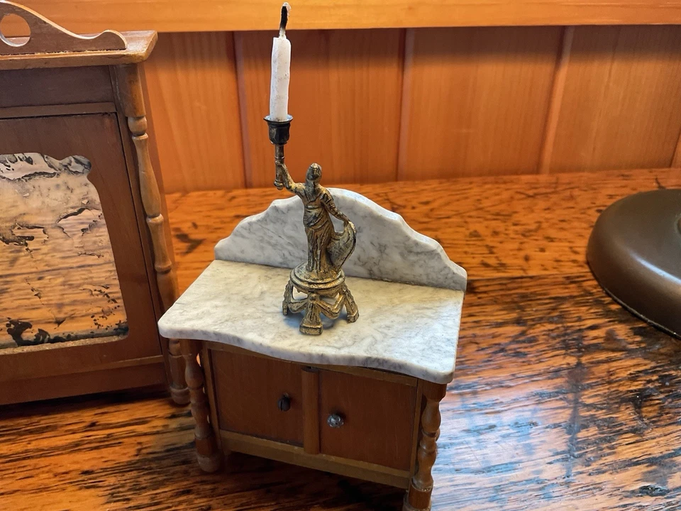 4 Piece Antique German Schneegas Dollhouse Furniture - Image 2 of 4