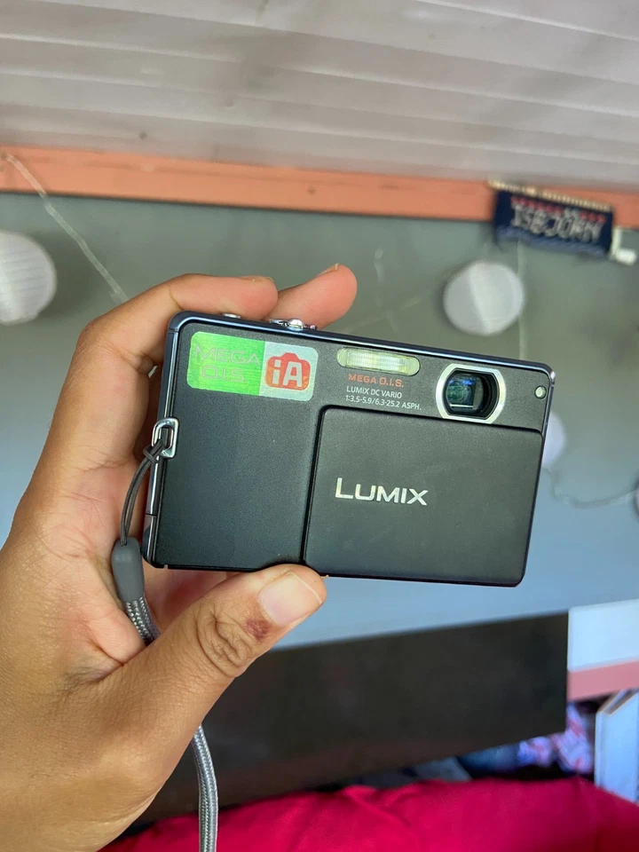 Panasonic LUMIX DMC-FP1 12.1MP Digital Camera - Black