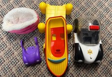 Zhu Zhu Pets Lot of Accessories Police Car,boat, ramp, car,bed Lot of 5