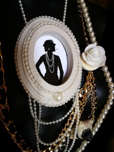 Iconic Jewelry Vintage Assemblage Madame Coco Big Brand Necklace Pendant Cameo - Picture 4 of 24