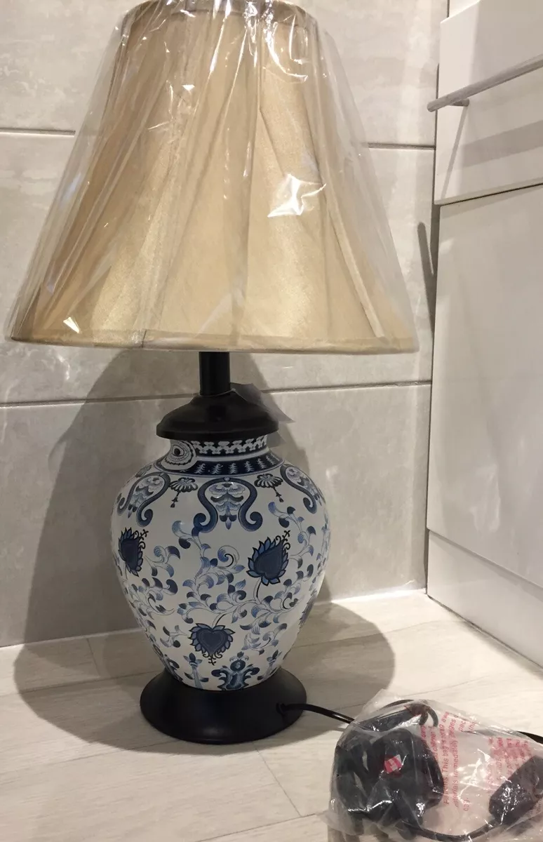 Blue and white oriental table lamps deals