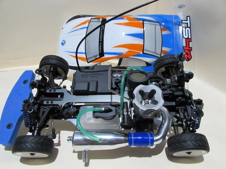 Thunder Tiger TS-4n 1/10 rc nitro touring car rtr .18, no Mugen,Serpent,Sanwa - Immagine 2 di 4