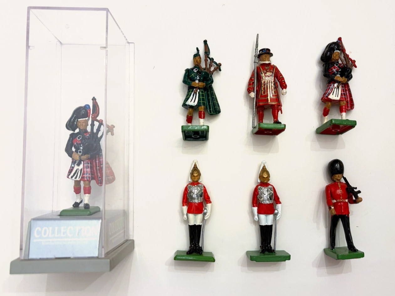 W Britains Toy Soldiers 1990 (Set of 7) - Scots Guard, Beefeater, Life Guards