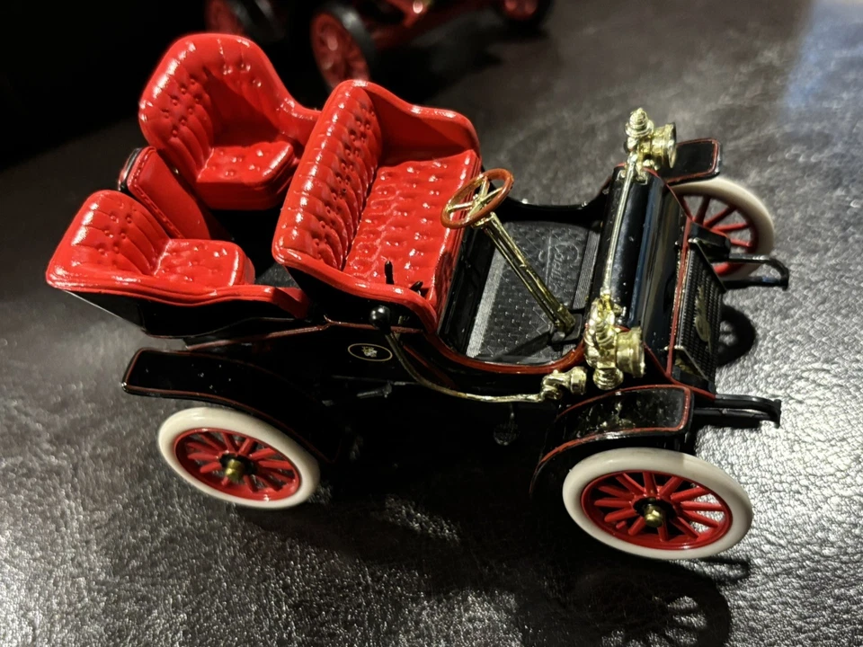 1903 Ford Model A & Cadillac Runaround Diecast Scale National Motor Museum Mint - Image 2 of 4