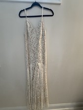 White Lace Sleeveless V-Neck Full-Length Column Beach Wedding Dress
