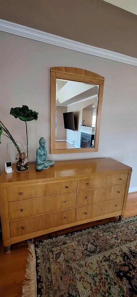 Juego de dormitorio, TV y sofá sentado colección Ethan Allen Radius Foto 2 de 4