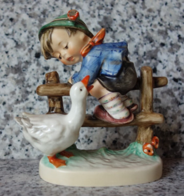 Hummel Figur Hum 195/2/0 ''Angsthase * Barnyard Hero'' FM 7 * neue Ausführung !