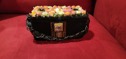 Mary Frances Flower Garden Top Handle Box Bag Handbag - Picture 3 of 6