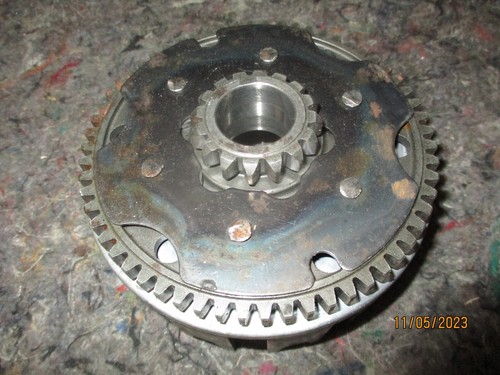 cloche d'embrayage d'origine pour SUZUKI 125 RM 1984 / 1985 réf 21200-14103 - Photo 7/8