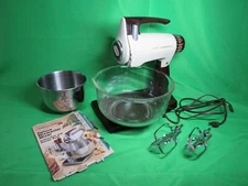 VTG Sunbeam Vista Deluxe Mixmaster Mixer with Accessories Pre-Owned