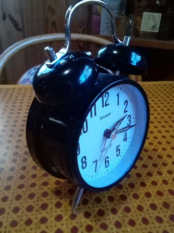 Sharp Twin Bell Quartz Analog Black Alarm Clock, SPC843 - Image 4 of 4