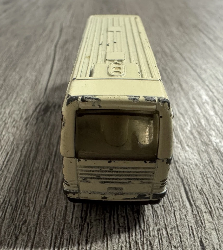 Matchbox 1986 #67-G Ikarus Coach Cream 'IKARUS' - Image 4 of 4