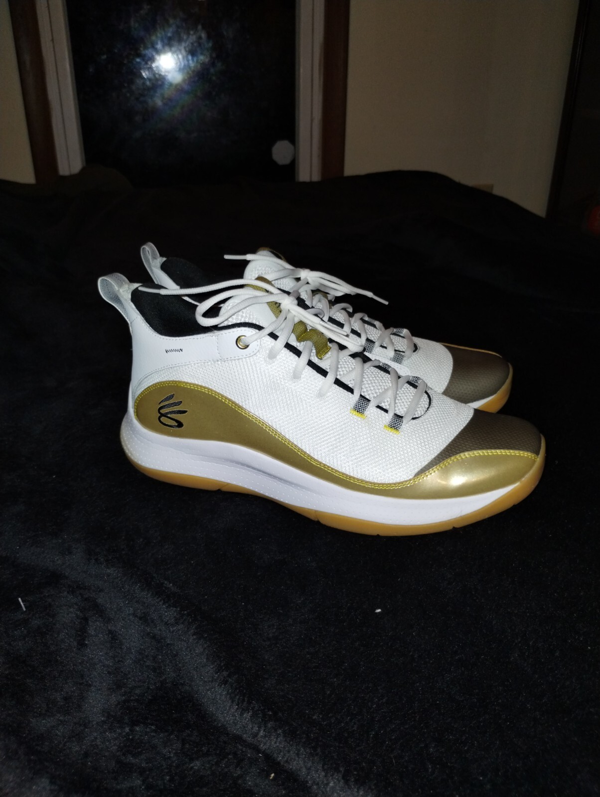 Under Armour 3Z5 NM Size 12.5 White Metallic Gold