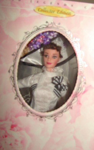 Barbie Doll as Eliza Doolittle in My Fair Lady Hollywood Legends Mattel 15497 - Picture 3 of 9