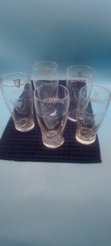 Set Of 5. Guinness Pint Beer Glasses Gold Harp Embossed Gravity Style - Picture 4 of 13
