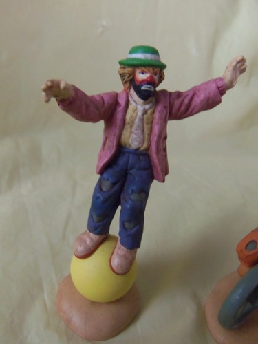 4 Emmett Kelly Jr Collection Clown Flambro PVC Toy Figurines - Picture 5 of 9