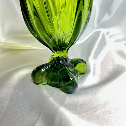 Vintage MCM Viking Glass 11.5” Twisted Foot Avocado Green 4 Square Swung Vase - Picture 10 of 12