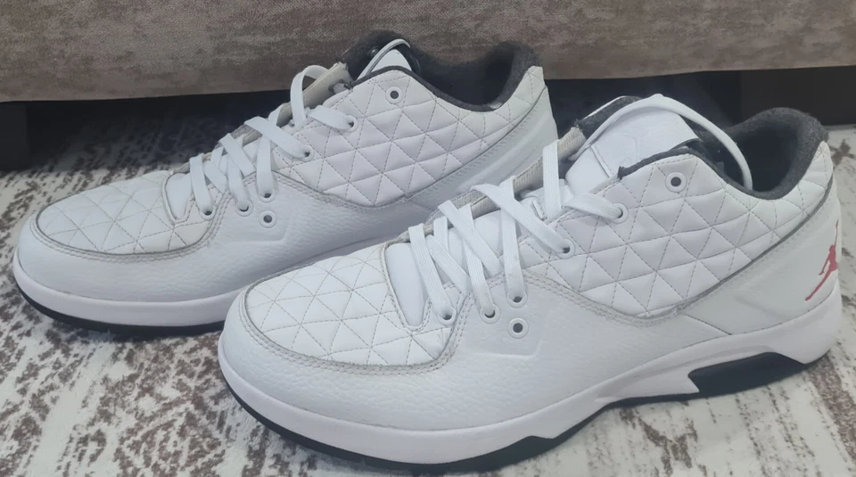 Size 11.5 - Jordan Clutch White Gym Red LikeNew Foto 2 de 4