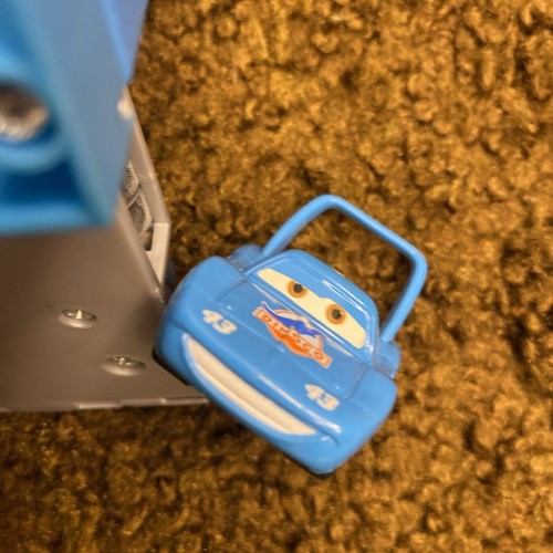 DINOCO GARAGE PLAYSET PIXAR CARS MINI AVVENTURE IL RE DISDISNEY M6004 OTTIME CONDIZIONI - Foto 12 di 12