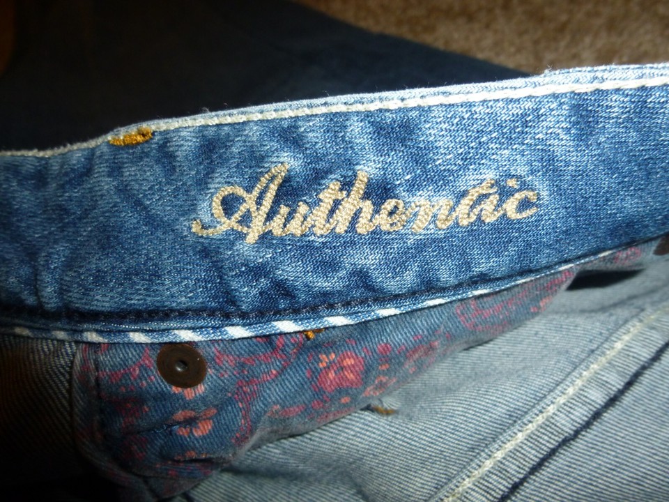 EUC Tommy Bahama Men's Authentic Blue Lightweight Jeans 36 Waist, 29.