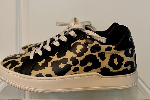 Zapatillas informales Coach para mujer de cuero con estampado animal talla 7 - Imagen 5 de 9