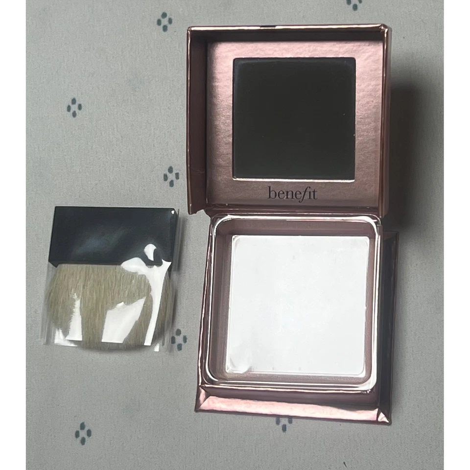 Benefit Cosmetics Dandelion Twinkle Nude-Pink Powder Highlighter Luminizer - Image 2 of 4