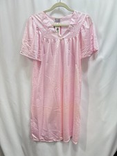 New VTG KELLY REED COLLECTION Size Medium Pink Button Up Night Gown
