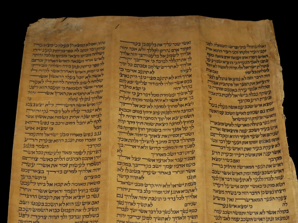 ROLLO BÍBLICO TORÁ FRAGMENTO MANUSCRITO JUDÍO 250-300 AÑOS DE MARRUECOS Foto 3 de 4