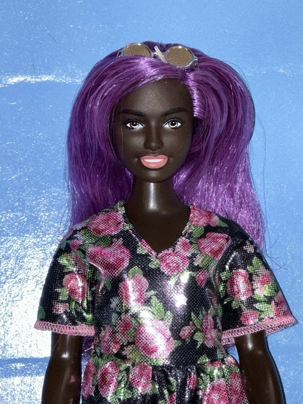 Fashionistas Barbie Doll Mint Mattel 