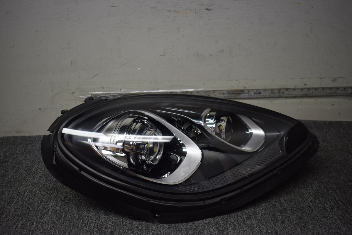 PORSCHE MACAN RIGHT XENON HEADLIGHT 95B 941 032 FACTORY OEM
