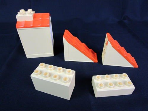 Duplo Bright Orange / Yellow Roof Dormer with Window - Picture 3 of 5