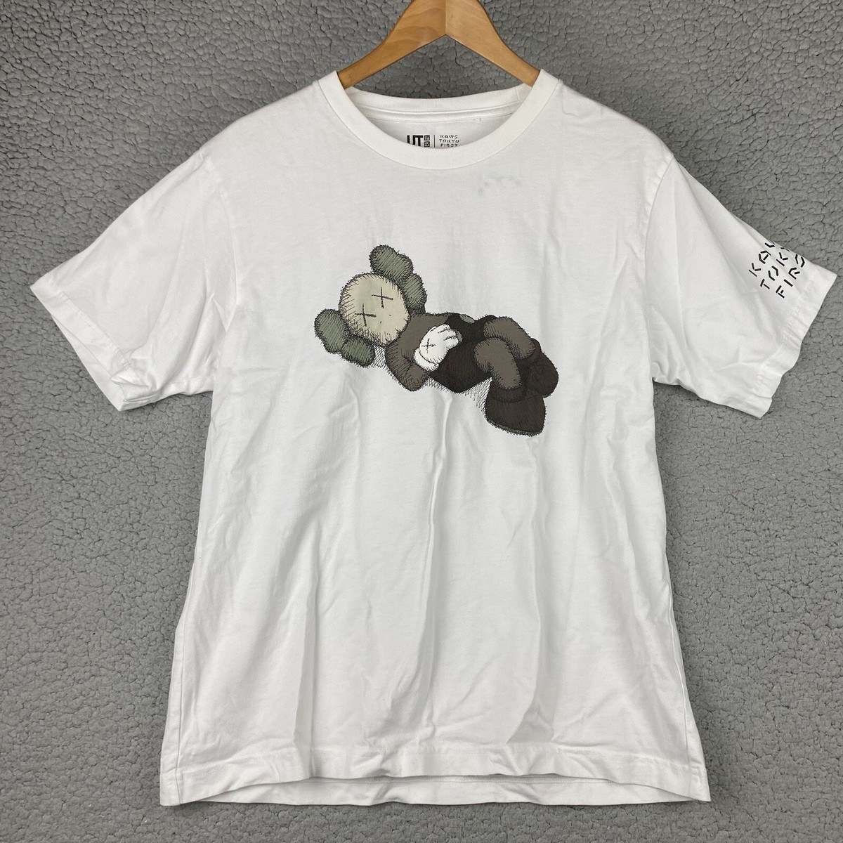 Kaws x Uniqlo T-Shirt Tokyo First Limited Edition L Shirt