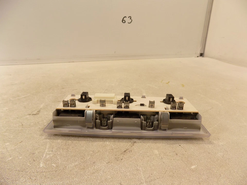 02-08 Lámpara de luz domo de lectura interior trasera BMW 745Li OEM 8379701 Foto 3 de 4