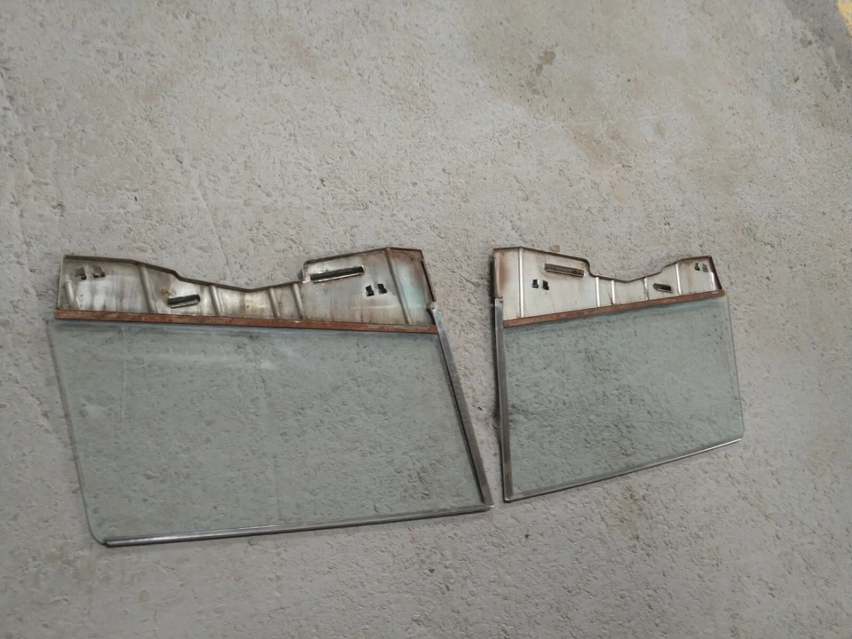 Chrysler New Yorker 300 Newport Convertible Front Door Glass 63 64 - Image 4 of 4