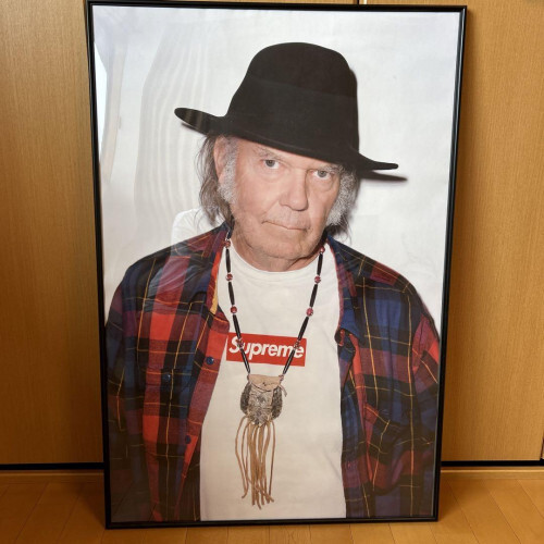 supreme ポスター ニールヤング Supreme ニール・ヤング（Neil Young）のポスターを販売 ー