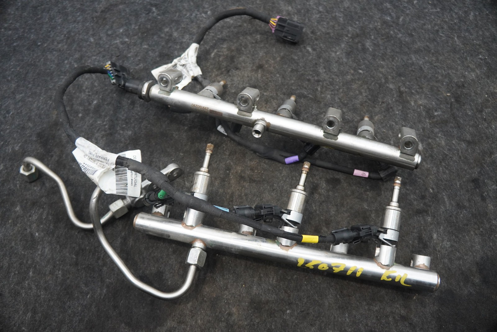 Engine Fuel Injection Rail Pipe 6 Injector Set 289922 Maserati Quattroporte M156