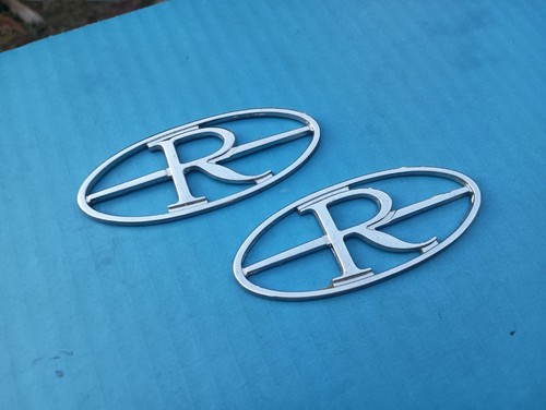 Buick Riviera Chrome 1989-1990 Tail Light Lens Emblems Set OEM USED - Foto 4 di 7