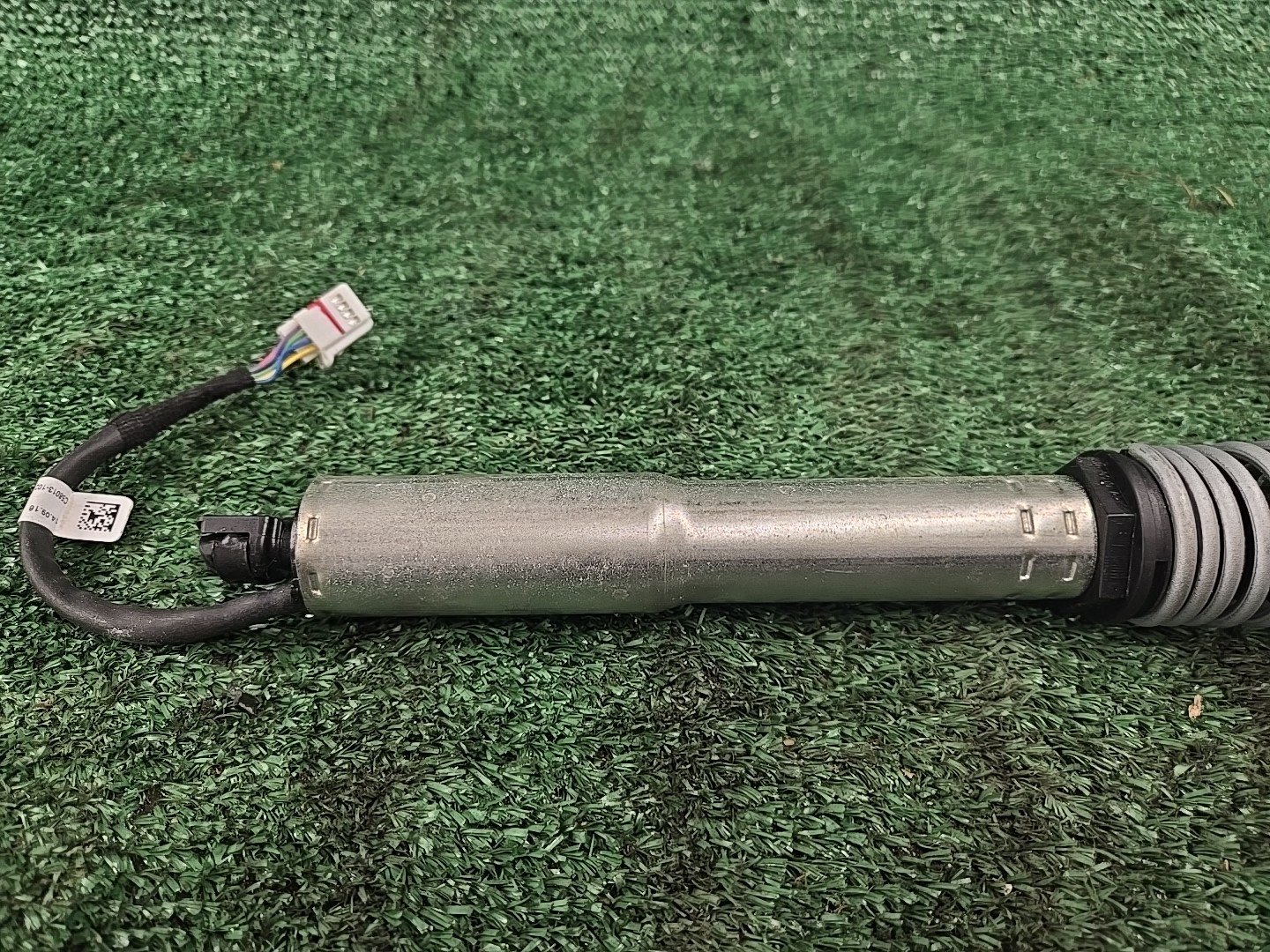 2014-2021 MASERATI QUATTROPORTE REAR TRUNK LID SUPPORT MOTOR SPRING 670033058