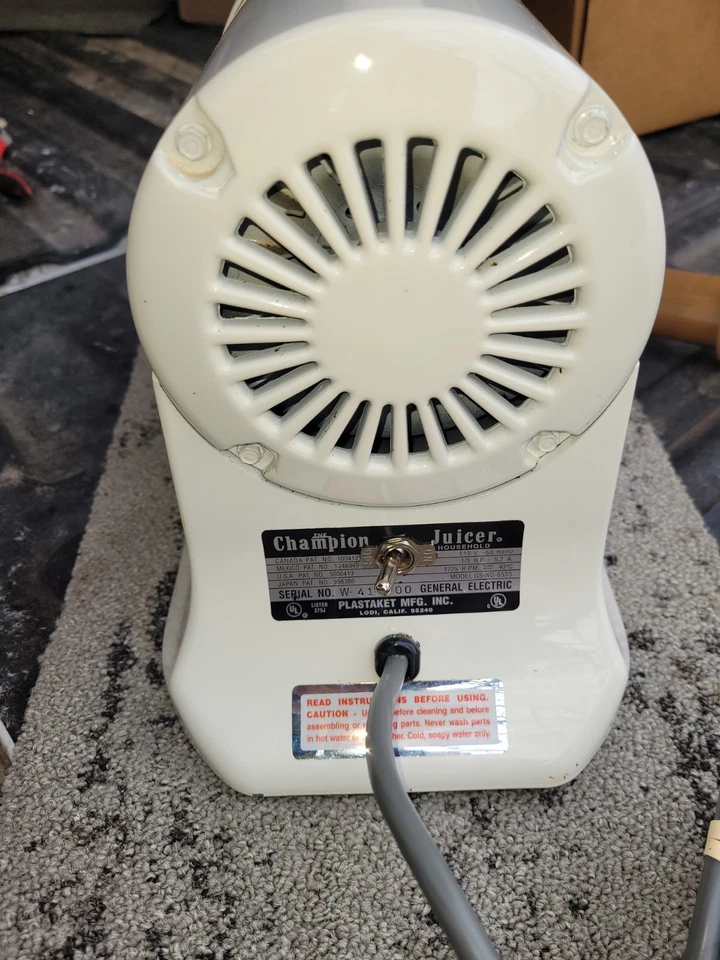 Винтажная соковыжималка Champion 1/3 л.с. высокопрочный мотор модель G5-NG-853S цвет белый/кремовый - Изображение 4 из 4