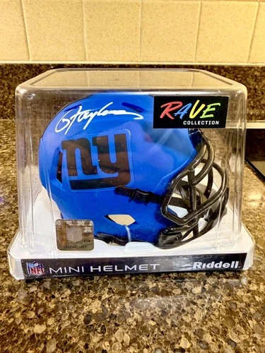 LAWRENCE TAYLOR SIGNED NEW YORK GIANTS RAVE ALT. MINI HELMET - J.S.A. Certified