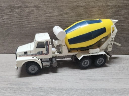 Camión mezclador de cemento Volvo NL10 - 1/50 - Conrad #4744 - Sin usar, en caja Foto 2 de 4